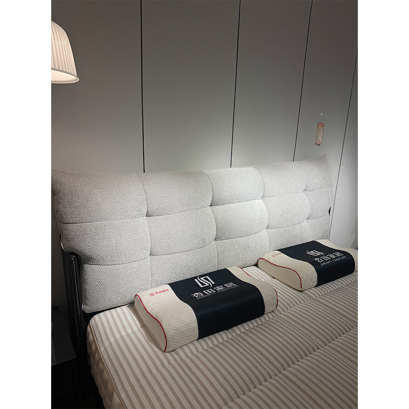 Minimalist Cotton and Linen Bed